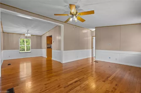 109 Pishner Dr, Harmony, NC 28634 photo 9