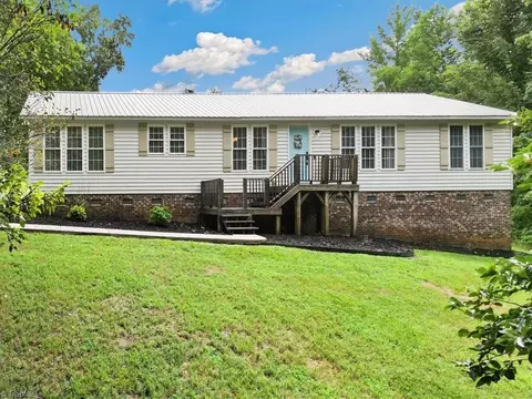 589 Walker Blvd, Thomasville, NC 27360