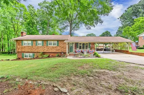 3444 Hillside Dr, High Point, NC 27265