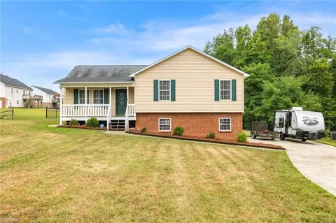 129 Old Walnut Ln, Lexington, NC 27295