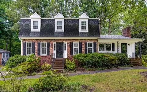 2224 Cambridge Dr, High Point, NC 27265