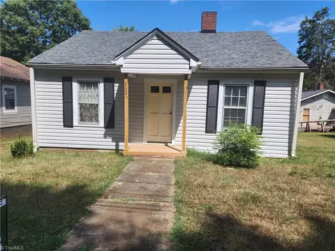 212 Martin St, Lexington, NC 27292