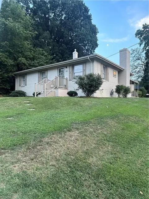 1524 Overbrook Rd, Burlington, NC 27215