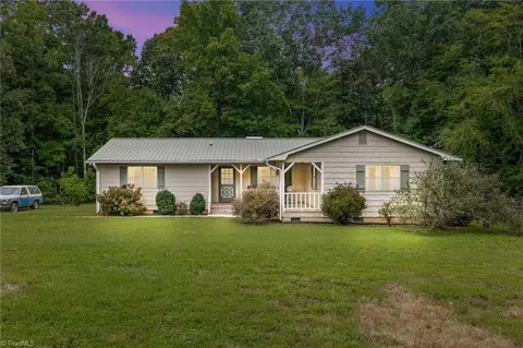 4495 Island Ford Rd, Sophia, NC 27350