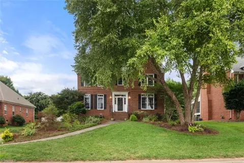131 Broadmoor Dr, Advance, NC 27006