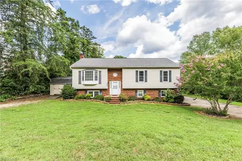 800 Boyer Dr, Clemmons, NC 27012