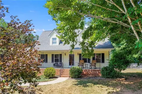 109 Mcgee Ct, Advance, NC 27006