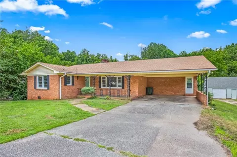5509 Old Thomasville Rd, Archdale, NC 27263
