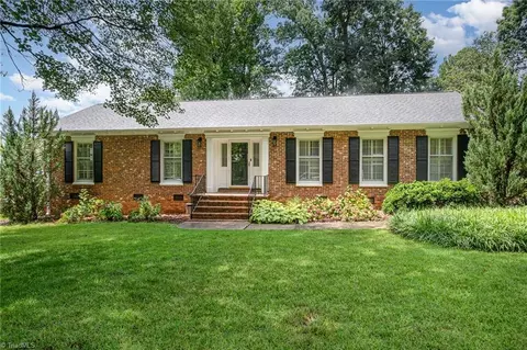 2705 Courtney Ln, Greensboro, NC 27408