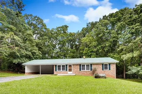 924 Cannon Heights Dr, Asheboro, NC 27205