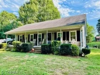 6600 Glenbrooke Dr, Pleasant Garden, NC 27313