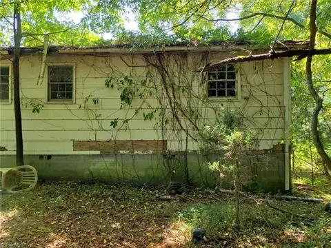802 Brown Berry Rd, North Wilkesboro, NC 28659