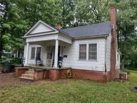 1311 Sunset Dr, Asheboro, NC 27205