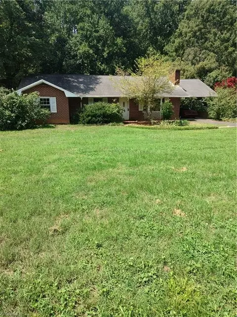 3326 Emory Dr, Winston Salem, NC 27103