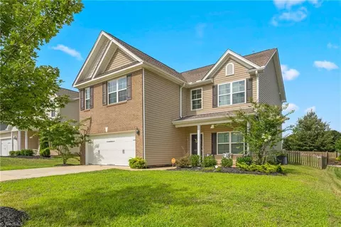 6713 Barton Creek Dr, Whitsett, NC 27377
