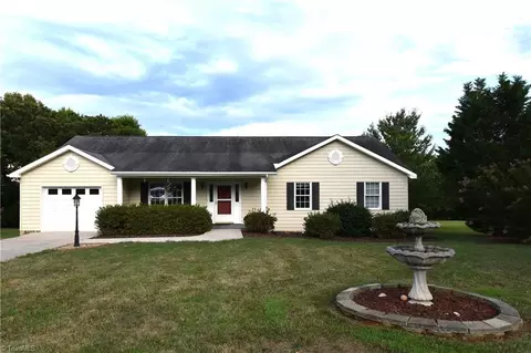 864 Rockcliff Ter, Asheboro, NC 27205