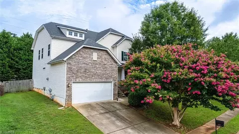 160 Riverfront Pkwy, Mount Holly, NC 28120