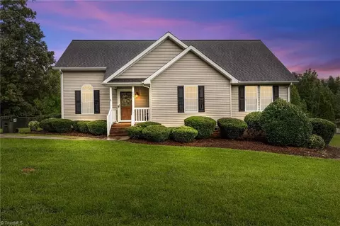 469 Windflower Ln, Asheboro, NC 27205