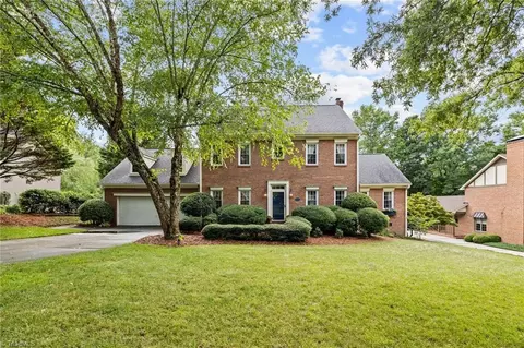 1613 Heathcliff Rd, High Point, NC 27262