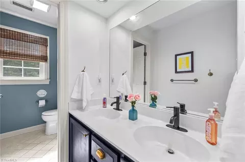Bath - 1613 Heathcliff Rd, High Point, NC 27262 photo 2 of 7