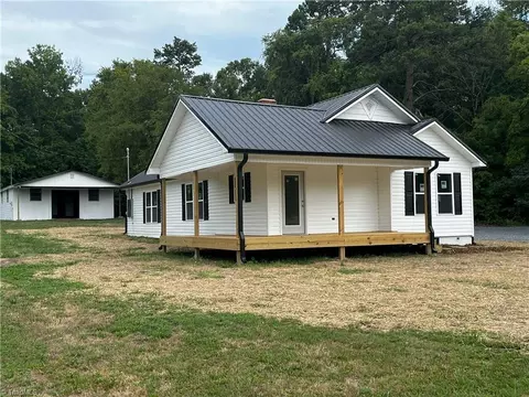 609 Denton Rd, Denton, NC 27239