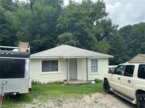 206 Hedgecock Rd, High Point, NC 27265
