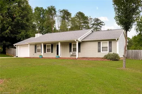 5009 Sunny Ln, Walkertown, NC 27051
