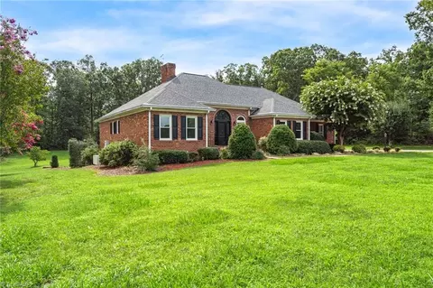 283 Adolina Ave, Thomasville, NC 27360