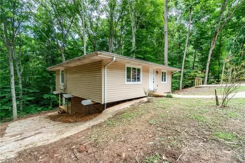 201 Flynt St, Lexington, NC 27295