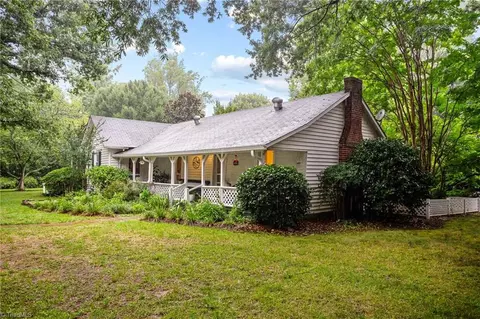150 Linbrook Dr, Winston Salem, NC 27106