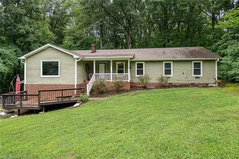 5410 Saddlewood Dr, Summerfield, NC 27358