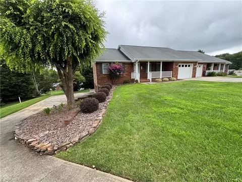 116 Forrest Hills Cir, King, NC 27021
