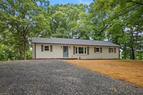 244 Atkinson Rd, Siloam, NC 27047