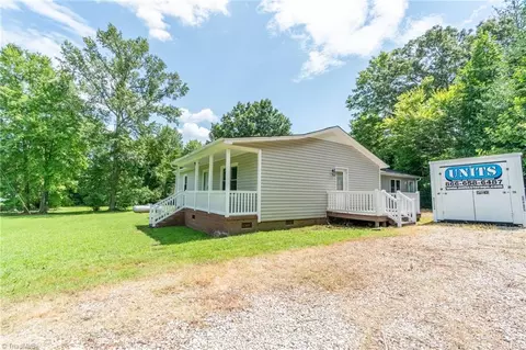 866 Manning Ave, Elon, NC 27244