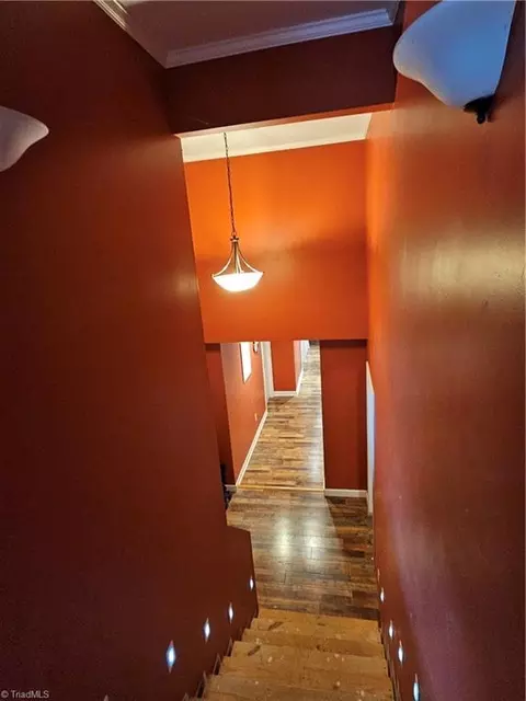 Entry Way - 213 Devonshire Dr, Lexington, NC 27295 photo 2 of 2