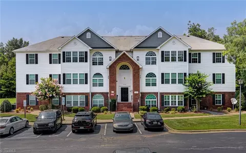4345 Cedarcroft Ct #3B, Greensboro, NC 27409