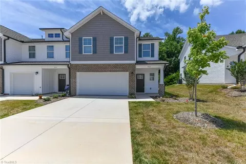 905 Cannon Crossing Cir, Greensboro, NC 27410