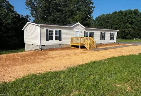 104 Ring Place Rd, Mount Airy, NC 27030