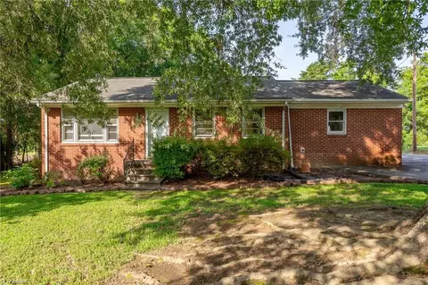 1862 Dixon Swimming Pool Rd, Burlington, NC 27217