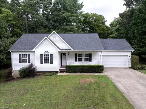 160 Linda Carol Ave, Wilkesboro, NC 28697