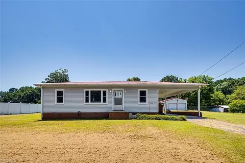 258 Crestview Church Rd, Asheboro, NC 27205