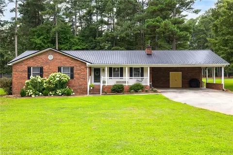 1261 Mount Carmel Church Rd, Lexington, NC 27295