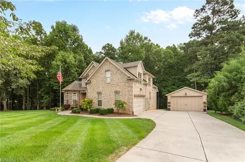645 Kapstone Xing, Lexington, NC 27295