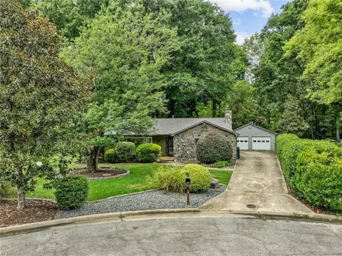 7 Amberhill Ct, Greensboro, NC 27455