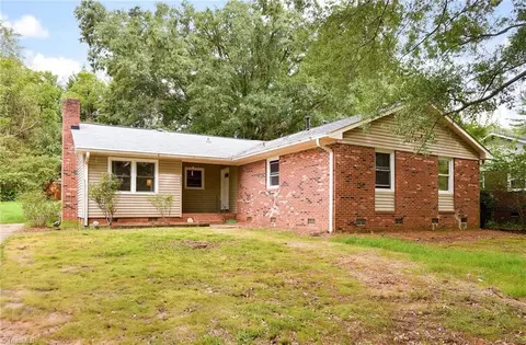 205 Capistrano Dr, Winston Salem, NC 27103