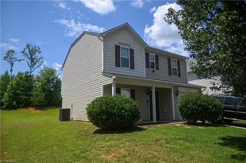 1912 Newcomb Dr, Whitsett, NC 27377