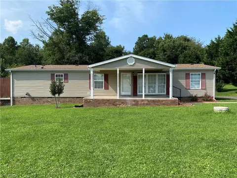 152 Calvary Dr, Mount Airy, NC 27030