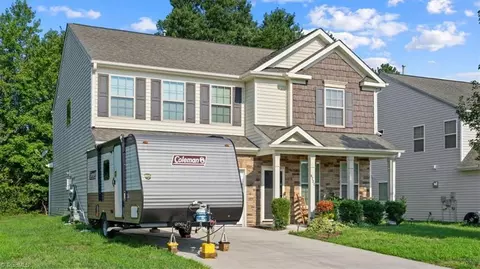 6727 Maize Dr, High Point, NC 27265 photo 2