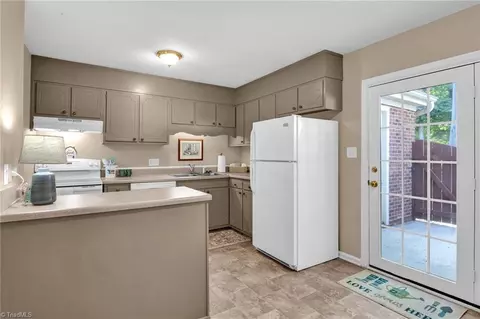 Kitchen - 224 Northpoint Ave #C, High Point, NC 27262 photo 1 of 2