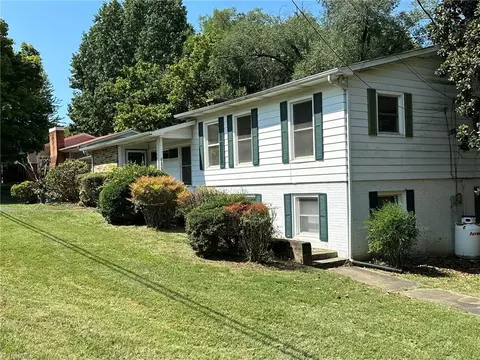 1136 Liberty Dr, Thomasville, NC 27360